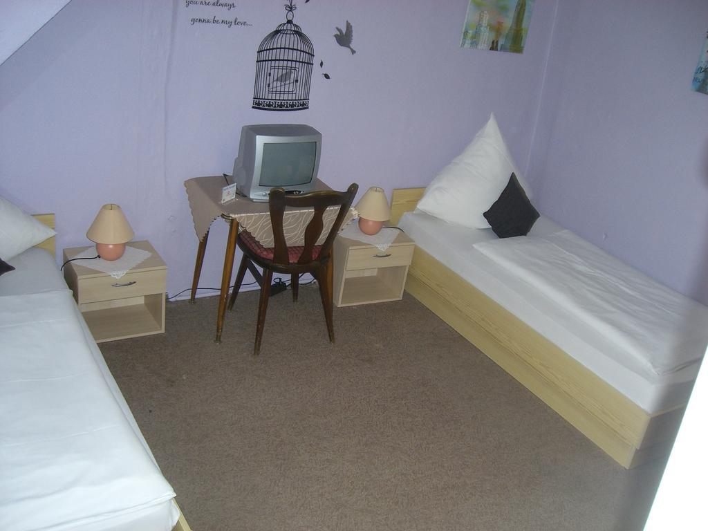 Hotel Hubertus بوبارد الغرفة الصورة
